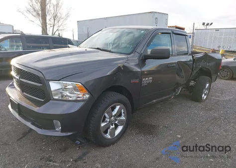 2019 Ram 1500 Classic Express 4X4 6'4 Box z USA, uszkodzony, nr VIN 1C6RR7FT3KS600162